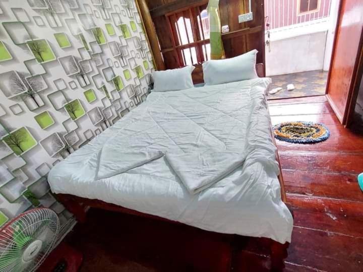 Xl Guest House & Restaurant Sihanoukville Exterior photo